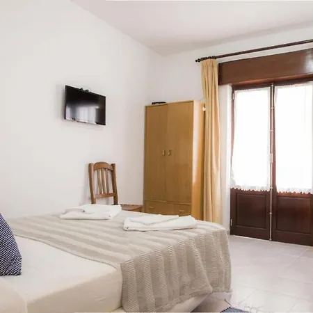 Ultra Central Studio Apartment
