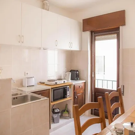 Ultra Central Studio Apartment *